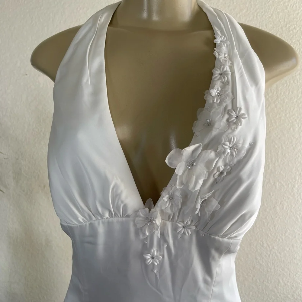 Wedding dress - Picture 8 of 13